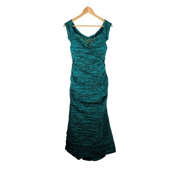 Alex Evening Formal Off the Shoulder Ruched Sateen Emerald Green Evening Gown - Picture 1 of 10